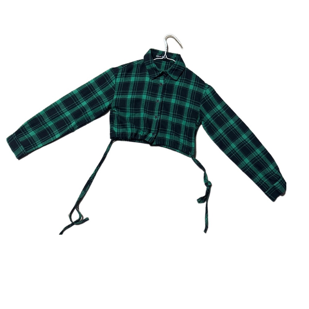 Black and green top from shein. Very cute for going out.